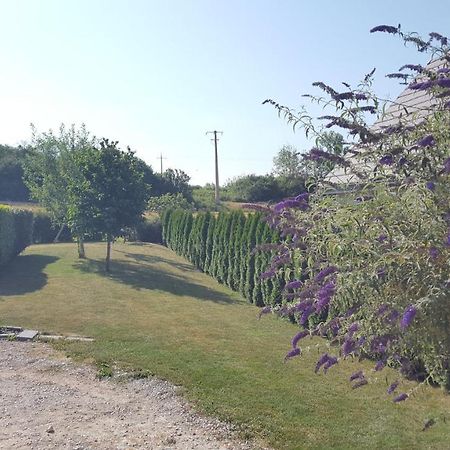 1 Chambre Privative Avec Bureau Et Cuisine Dans Maison 105 M2 Montfaucon Montfaucon  外观 照片
