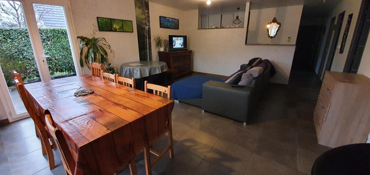 1 Chambre Privative Avec Bureau Et Cuisine Dans Maison 105 M2 Montfaucon Montfaucon  外观 照片