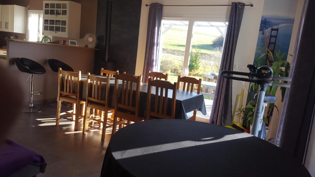 1 Chambre Privative Avec Bureau Et Cuisine Dans Maison 105 M2 Montfaucon Montfaucon  外观 照片