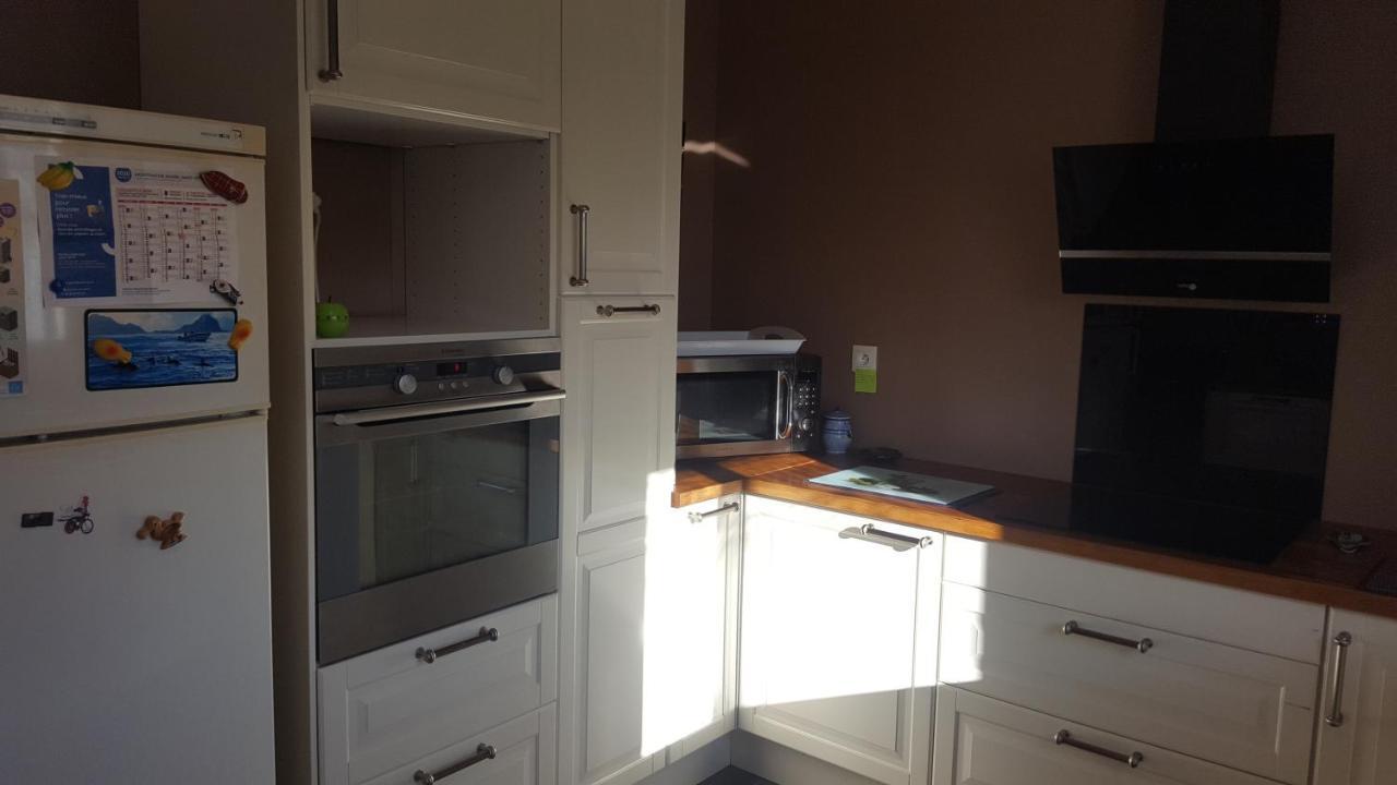 1 Chambre Privative Avec Bureau Et Cuisine Dans Maison 105 M2 Montfaucon Montfaucon  外观 照片