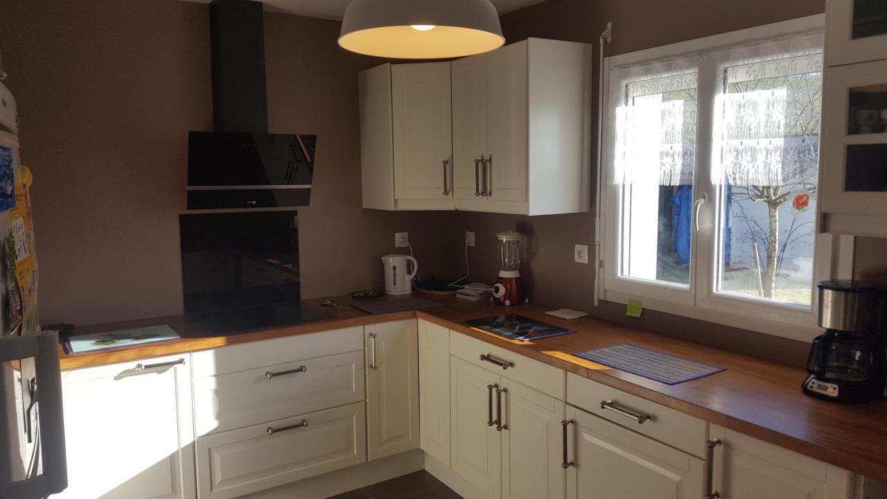 1 Chambre Privative Avec Bureau Et Cuisine Dans Maison 105 M2 Montfaucon Montfaucon  外观 照片