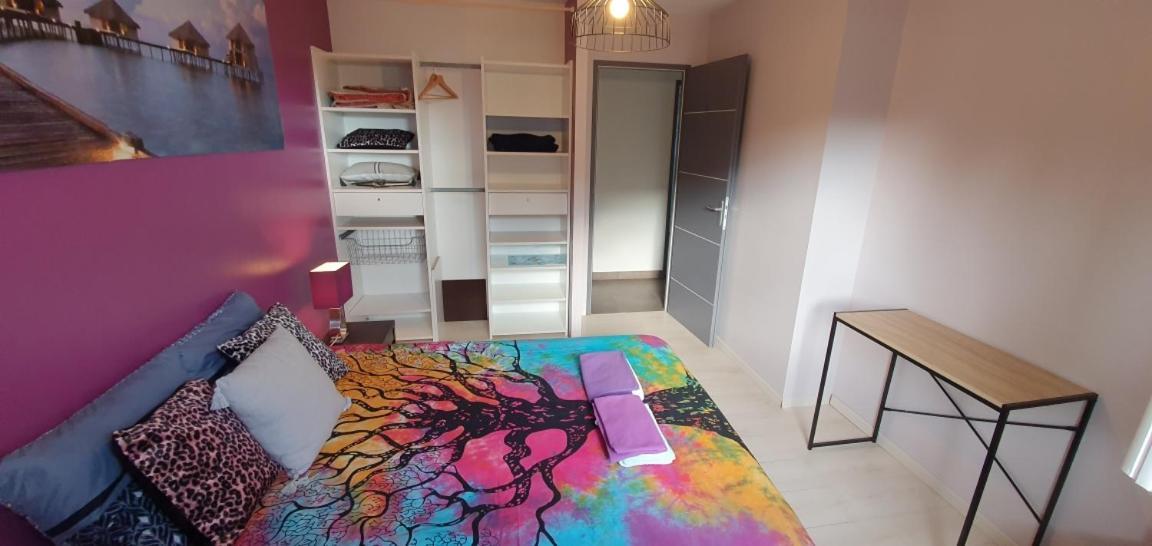 1 Chambre Privative Avec Bureau Et Cuisine Dans Maison 105 M2 Montfaucon Montfaucon  外观 照片